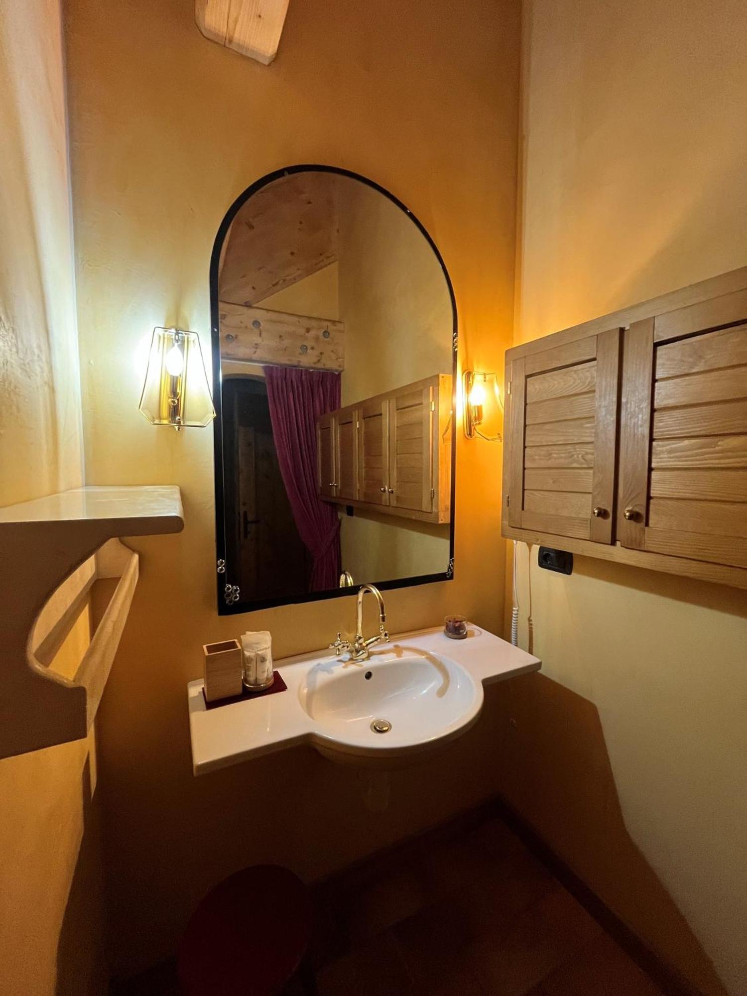 Castel Madonna Aparthotel Сан Мартино ди Кастроза Екстериор снимка